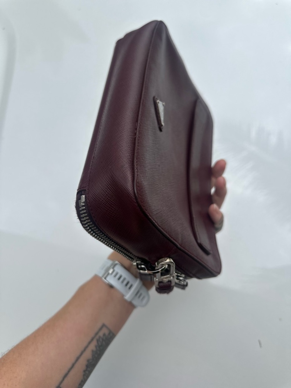 Prada Saffiano Travel Wallet / Clutch – Granato Burgundy – Excellent Condition - Picture 5 of 13